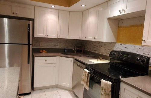 St. Petersburg Condo | Waterfront Luxury Suite in Point Brittnay