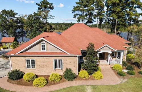 Pinecrest House | Waterfront Mansion w/Saltwater Pool, Dock, Game room, Tiki Bar, Kayaks + More