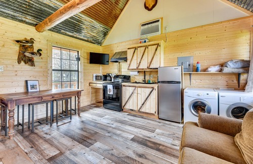Marksville Apartment | Waterfront Marksville Studio w/Dock!