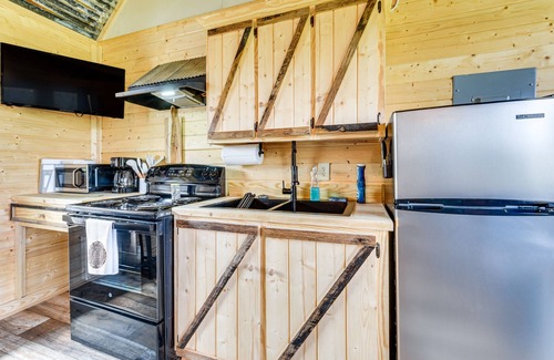 Marksville Apartment | Waterfront Marksville Studio w/Dock!