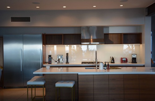 Gibsons House | Waterfront Mid Century Modern, Brand New 4300 sq. ft. Getaway. Perfect Location