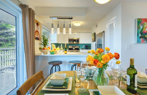 Bay Esplanade Apartment | Waterfront Mid-Century Chic #4 Clearwater Beach .