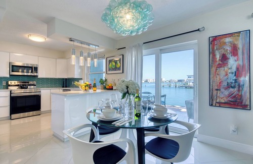 Bay Esplanade Apartment | Waterfront Modern Chic #1 Clearwater Beach