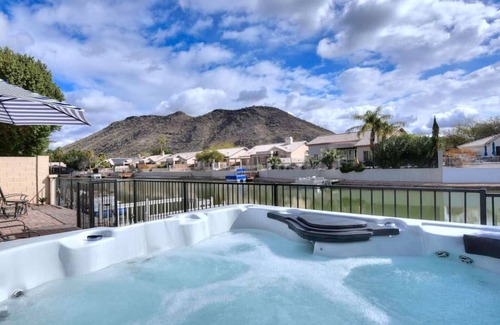 Arrowhead Lakes House | Waterfront Modern Retreat W/Mountain Views, Hot Tub, Gigablast Internet, NetFlix & More!