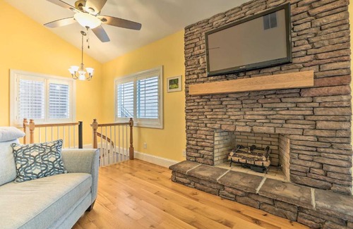 New London House | Waterfront New London Abode with Grill and Kayaks!