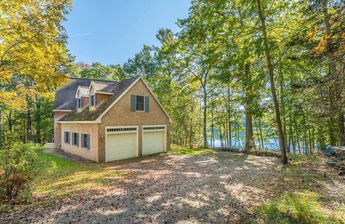 Freeport House | Waterfront, Newly Built, Spacious Apartment!