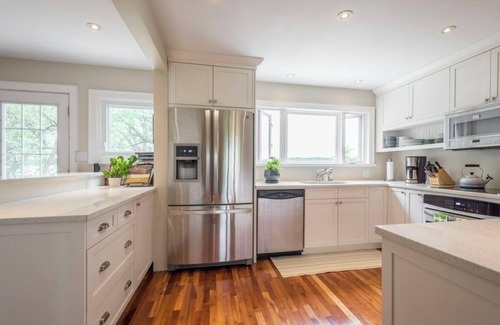 Adolphustown House | Waterfront Newly Renovated: The Glenora House - Jul/Aug - 1 wk minimum stay