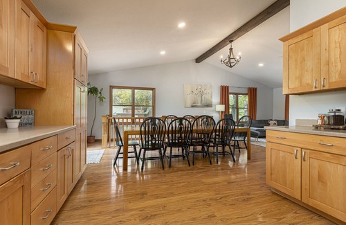 Marion House | Waterfront Next to Egyptian Hills Marina and KOA!