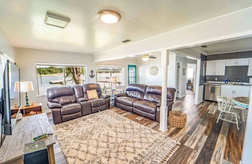 Graford House | Waterfront No Wake Cove 1 Min to Boat Ramp