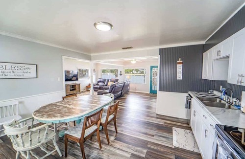 Graford House | Waterfront No Wake Cove 1 Min to Boat Ramp
