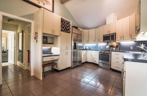 Harbor Hills House | Waterfront NW Bradenton; dolphins, amenities, exotic birds.