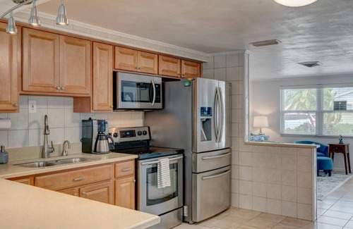 Hudson House | Waterfront Oasis! Private Pool, Dock, Kayaks, Paddle Board, Fishing & More – Relax & Enjoy the Gulf!