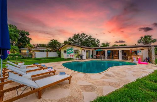 Seminole House | Waterfront Oasis Htd Pool PuttPutt Bocce Ball