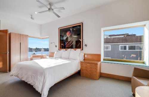 Balboa Island House | Waterfront Oasis w Pier Parking & Beach on Island