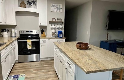 Cutthroat Harbor Estates House | Waterfront Oceanside 200' Seawall 3/2 Sleeps 6