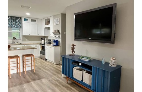 Cutthroat Harbor Estates House | Waterfront Oceanside 200' Seawall 3/2 Sleeps 6