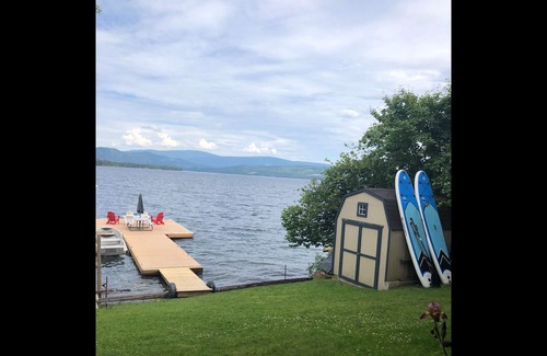 Squilax House | Waterfront on Shuswap Lake