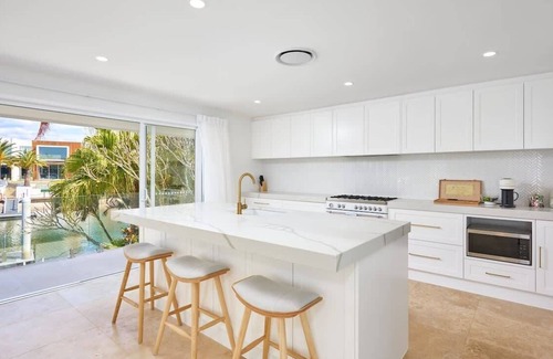 Sorrento House | Waterfront PalmSprings Inspired Sorrento Sanctuary
