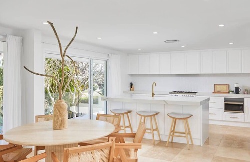 Sorrento House | Waterfront PalmSprings Inspired Sorrento Sanctuary