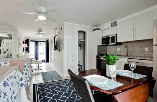 Englewood Villa | Waterfront Paradise Bay
