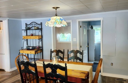 Frontenac Cottage | Waterfront Paradise on the Lake