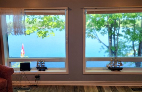 Frontenac Cottage | Waterfront Paradise on the Lake