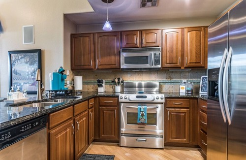 Val Vista Classic House | Waterfront Paradise - Sleeps 8 - Gated Lake Community!