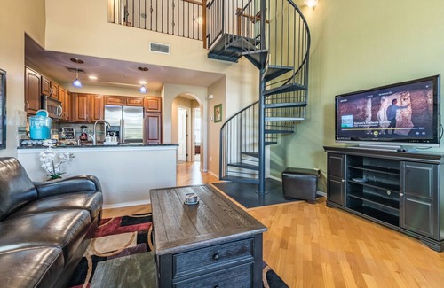 Val Vista Classic House | Waterfront Paradise - Sleeps 8 - Gated Lake Community!