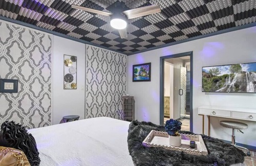 Conway Apartment | Waterfront Pet Friendly Guest Suite with Lake Access