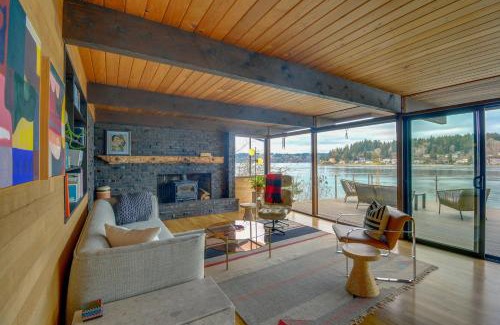 Retsil House | Waterfront Port Orchard Retreat with Furnished Deck!