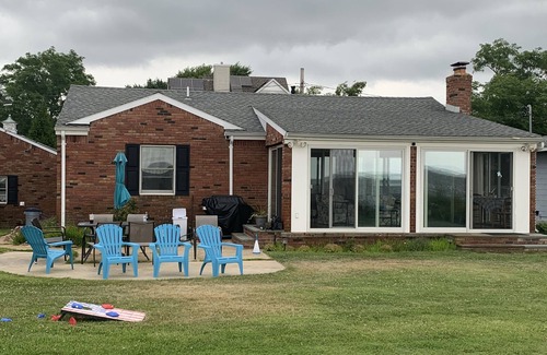 Jamesport House | WATERFRONT, PRIVATE SANDY BEACH ON PECONIC BAY