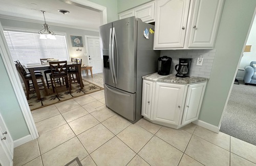 Bay Harbor Estates House | WATERFRONT, Private Dock, Short ride to Gulf of Mexico, Private Pool, 3/2/2