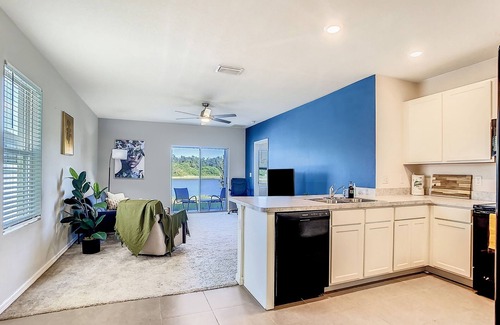 Sun City Center House | WATERFRONT relaxing home in a gated community