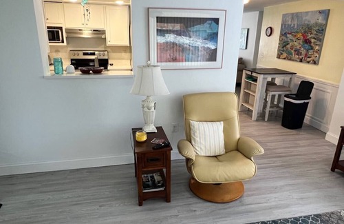 Port Richey House | Waterfront relaxation adjacent to the Gulf of Mexico
