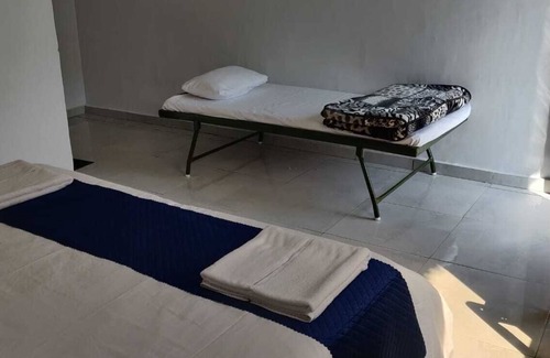 Paliyal Gaon Hotel | Waterfront Resort By Mudras