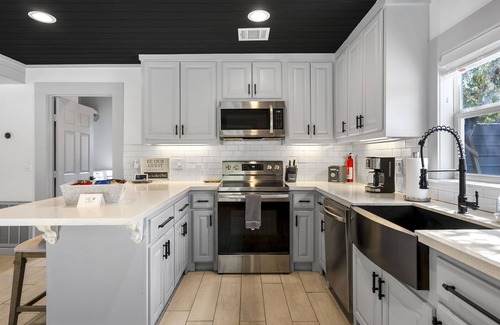 Spicewood House | Waterfront Retreat: 2 Homes Pool BBQ & Playhouse