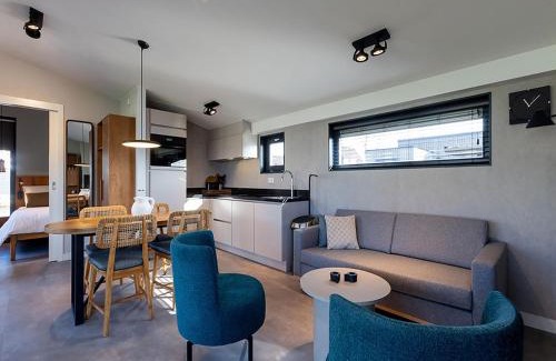 Delfstrahuizen House | Waterfront Retreat, Friesland