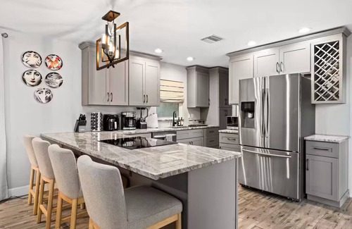 Apollo Beach House | Waterfront Retreat in Apollo Beach –Relax & Unwind