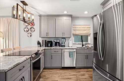 Apollo Beach House | Waterfront Retreat in Apollo Beach –Relax & Unwind