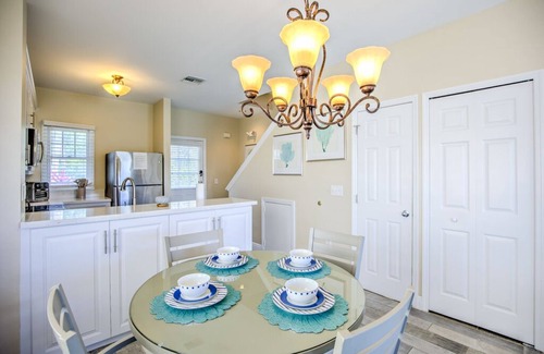Marathon House | Waterfront Retreat