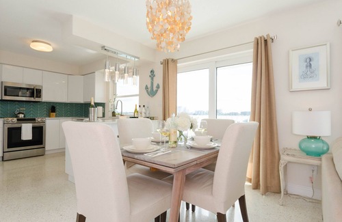 Bay Esplanade Apartment | Waterfront Seaside Chic #3 Clearwater Beach.