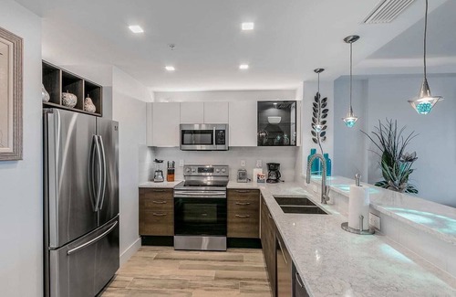 Merritt Island Condo | Waterfront Stateroom