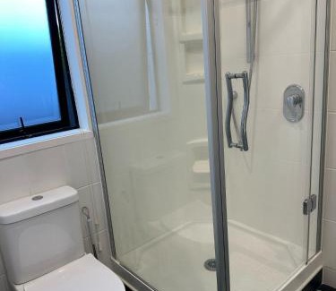 Mangere Bridge Apartment | Waterfront studio unit near Auckland Airport