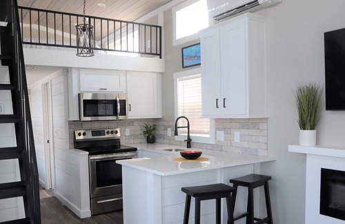 Sandusky Cottage | Waterfront Tiny House #5 Bayfront Resort Sandusky