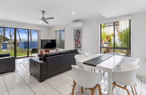 Tin Can Bay House | Waterfront Townhouse