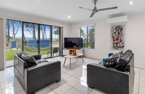 Tin Can Bay House | Waterfront Townhouse