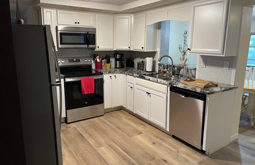 Weeki Wachee Gardens House | Waterfront!Boat Dock,ramp, kayaks, SUP, Easy gulf access, fishing, scallops