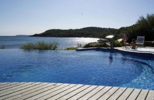 Cap Benat Villa | WATERFRONT VILLA PRIVATE ESTATE SWIMMING POOL AND SPA