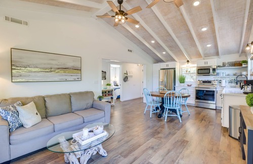Talladega Cottage | Waterfront Vacation Home on Logan Martin Lake!