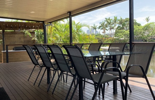 Broadbeach Waters House | Waterfront vista East facing to water pretty view day and night.